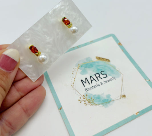 Perlita Studs